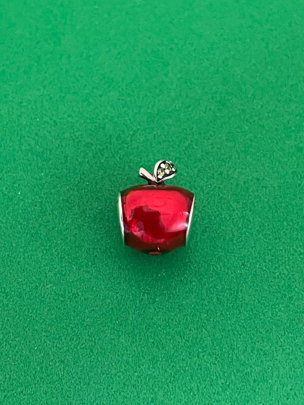 Authentic Pandora Disney Snow White's Red Apple Charm - Picture 2 of 6